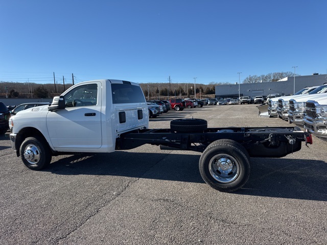 2024 Ram 3500 Tradesman photo 4