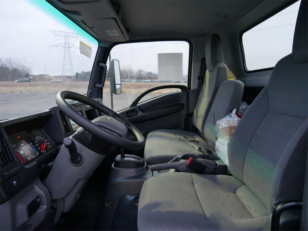 2025 Chevrolet Silverado photo 5