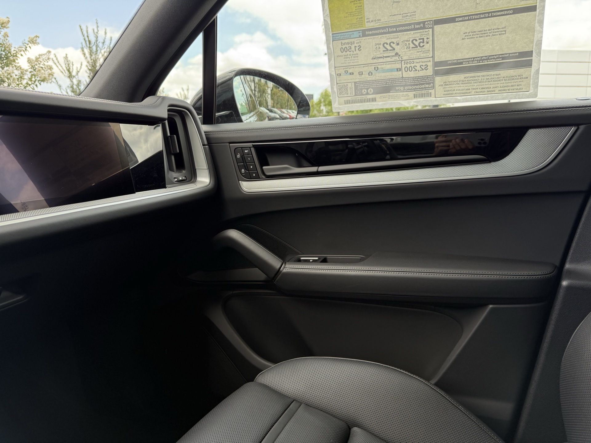 2025 Porsche Cayenne E-Hybrid S photo 21