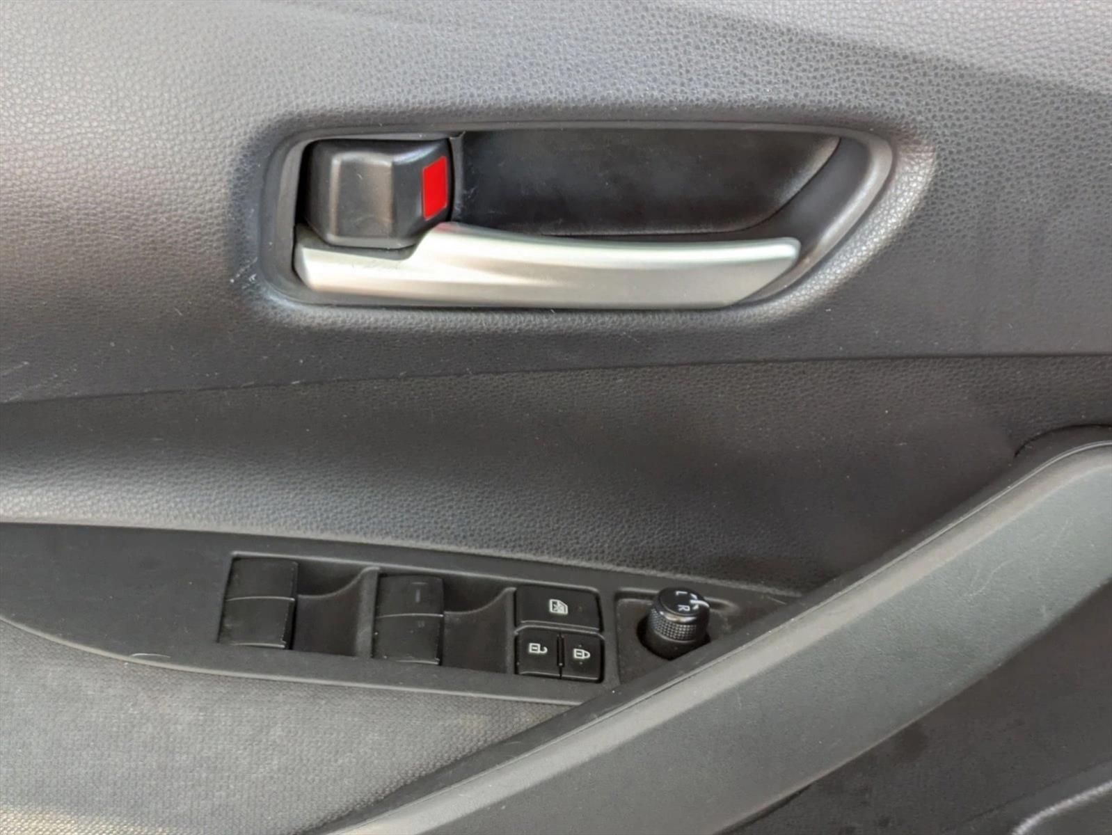 Used 2020 Toyota Corolla LE with VIN JTDEPRAE7LJ086177 for sale in Kansas City