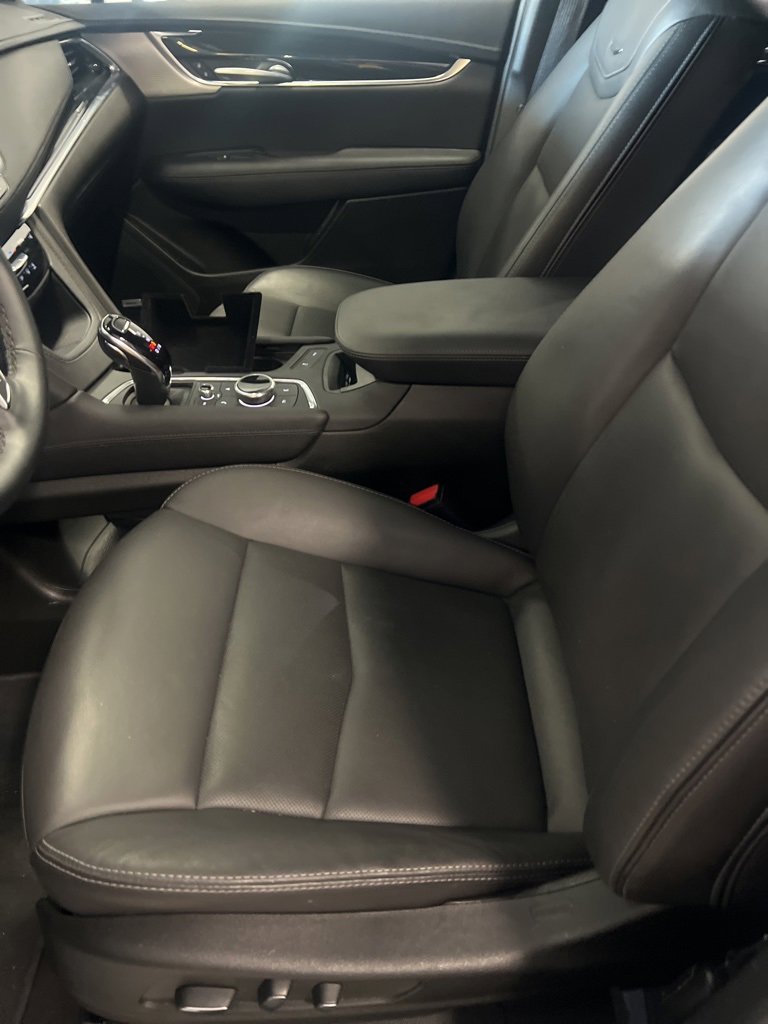 2025 Cadillac XT5 Premium Luxury photo 2