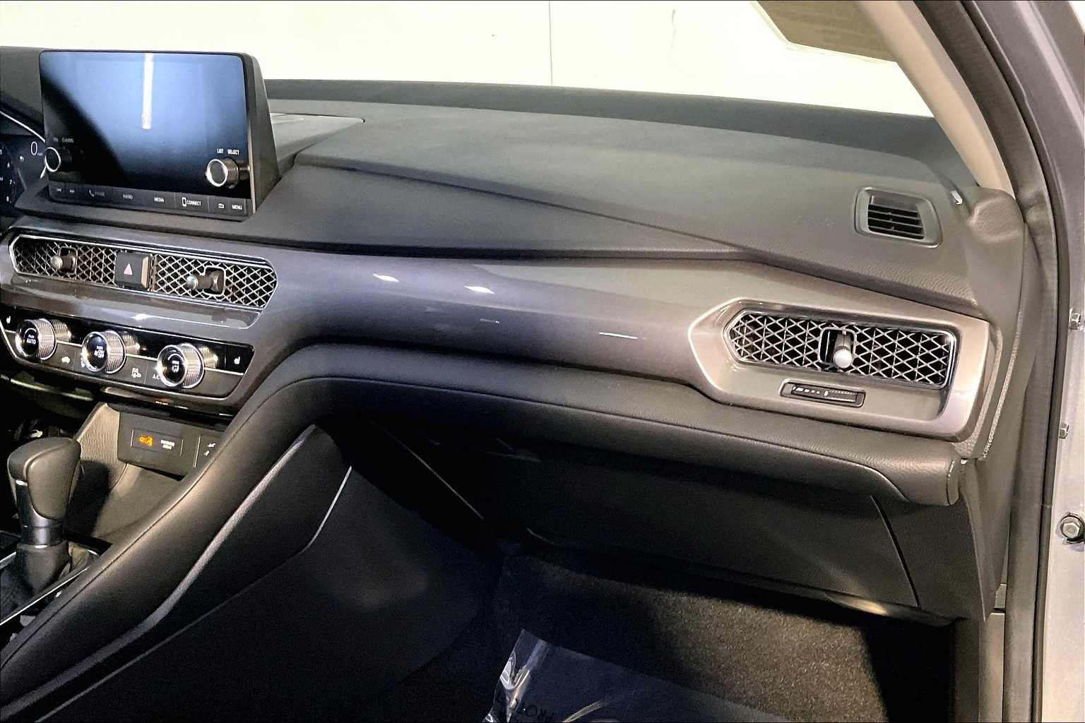 2025 Acura Integra Base photo 17