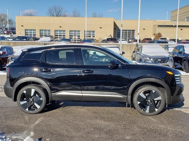2025 Nissan Kicks SR photo 9