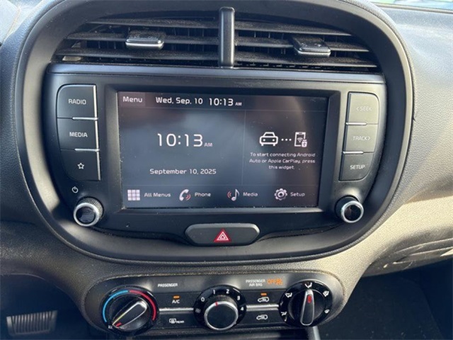 2022 Kia Soul LX photo 11
