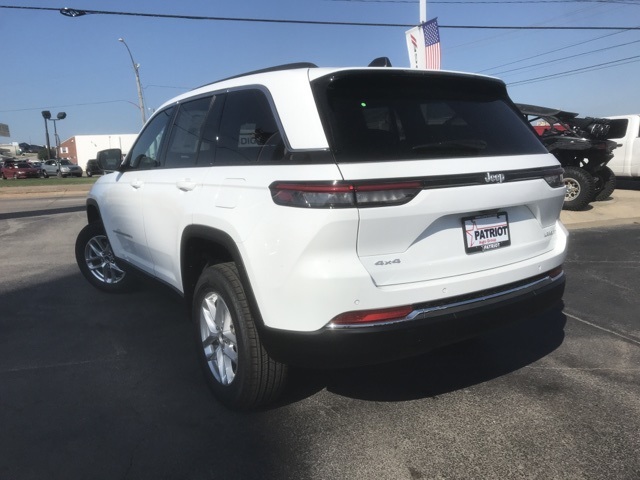 2025 Jeep Grand Cherokee Laredo X photo 2