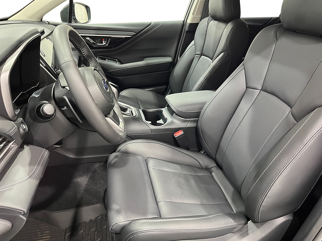 2025 Subaru Outback Limited XT photo 9