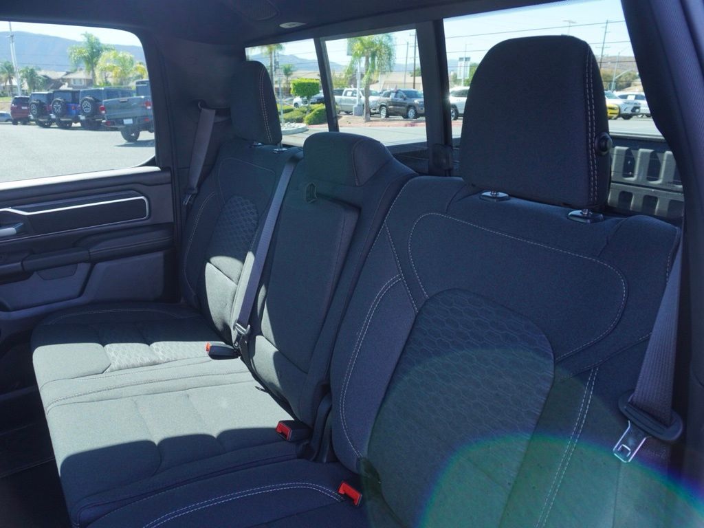 New 2025 Diamond Black Crystal Pearl-Coat Exterior Paint RAM Big Horn Sport Appearance Edition image 22