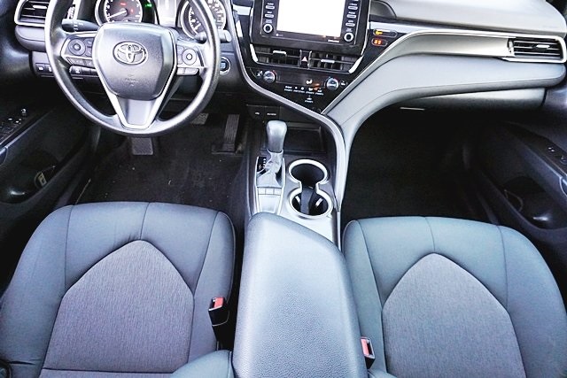 Used 2023 White Toyota LE image 18