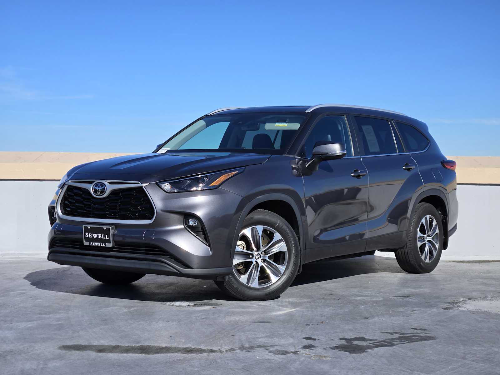 2023 Toyota Highlander XLE's photo