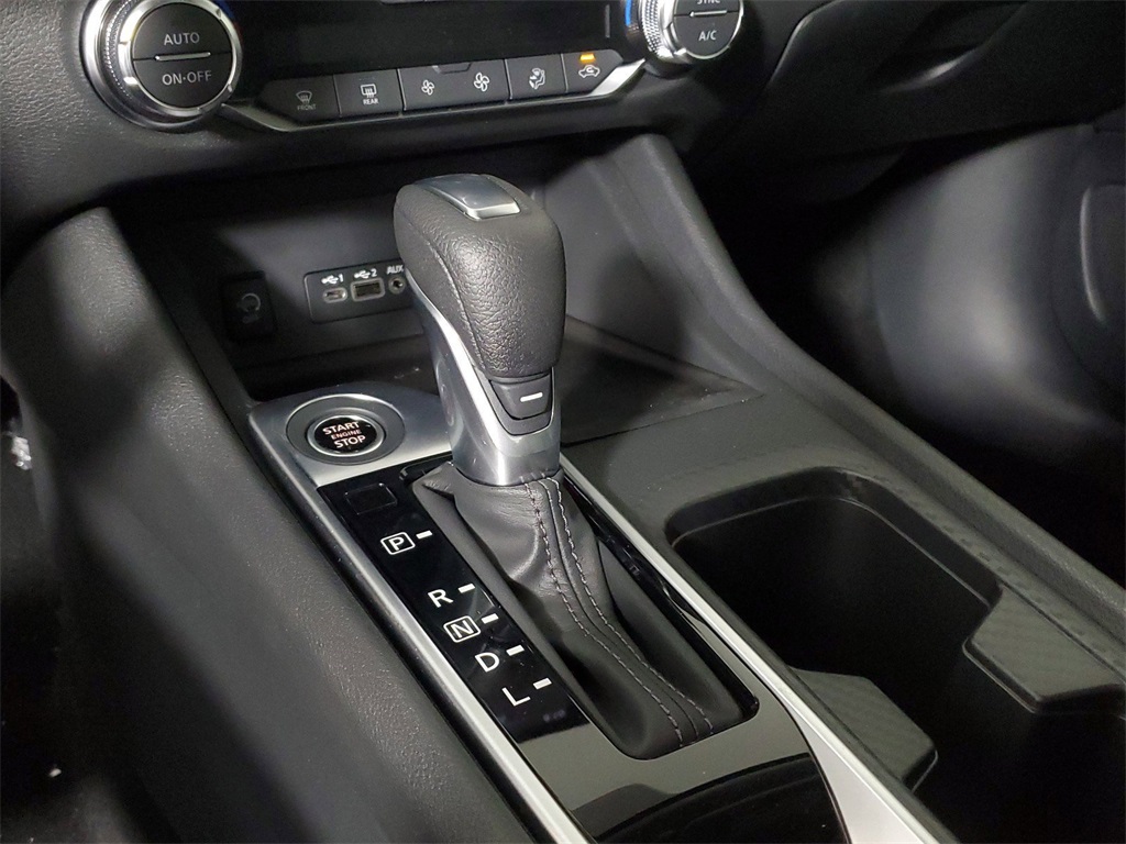 2025 Nissan Sentra SV photo 29