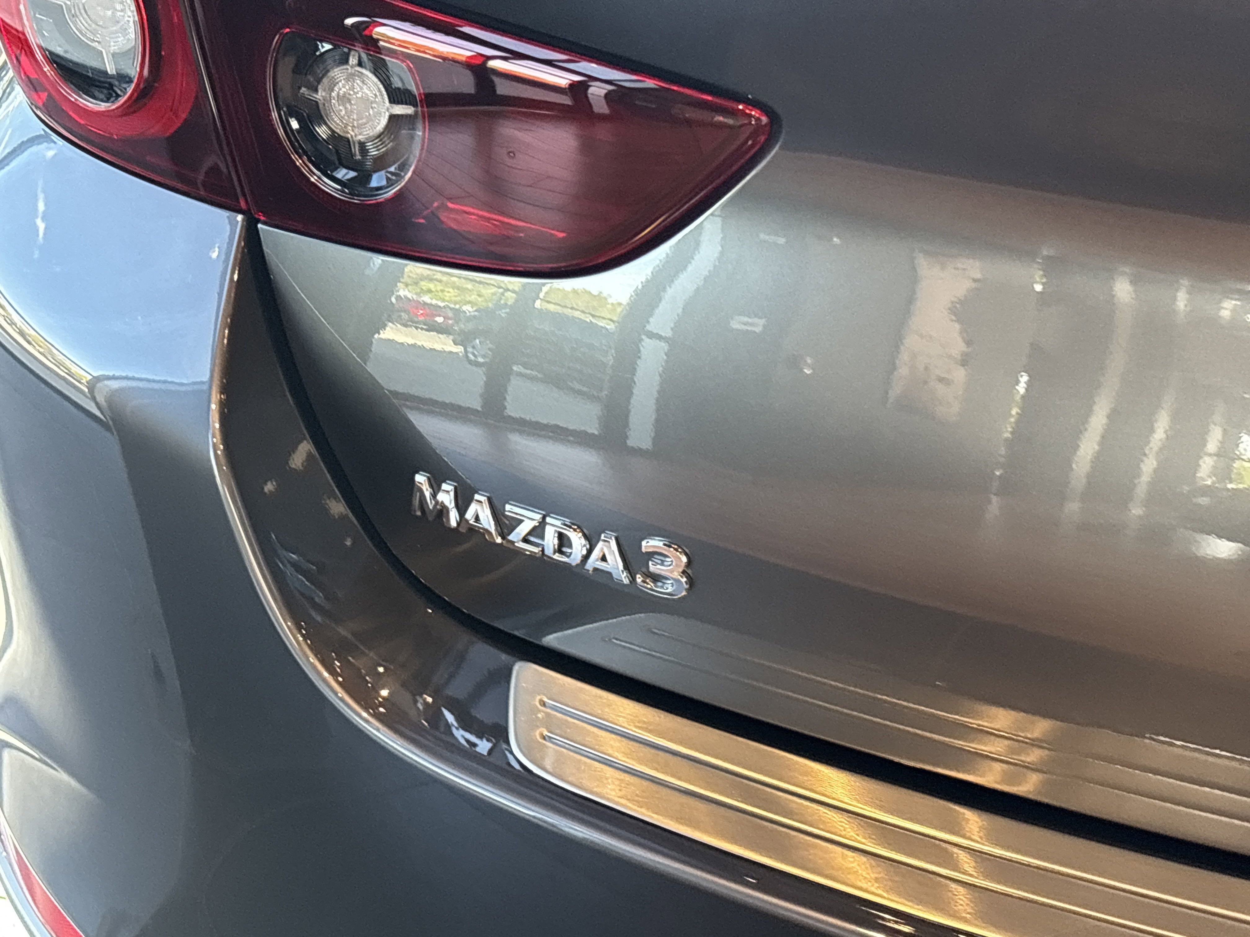 2025 Mazda Mazda3 2.5 s Preferred photo 2