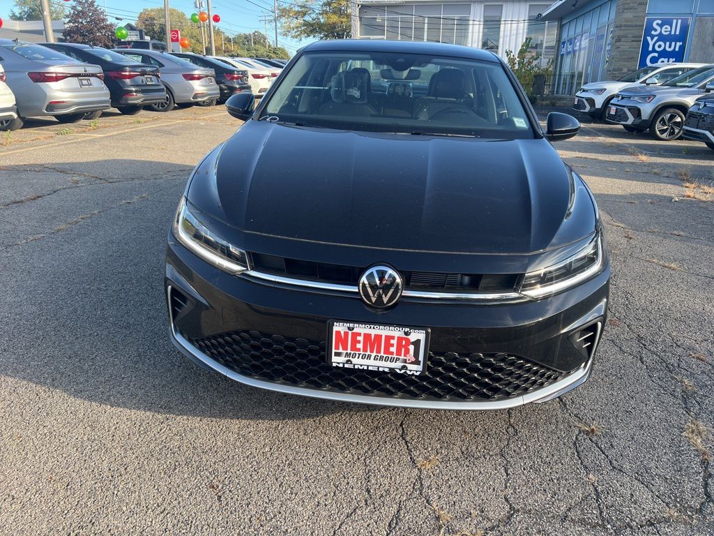 2025 Volkswagen Jetta 1.5T SE photo 2