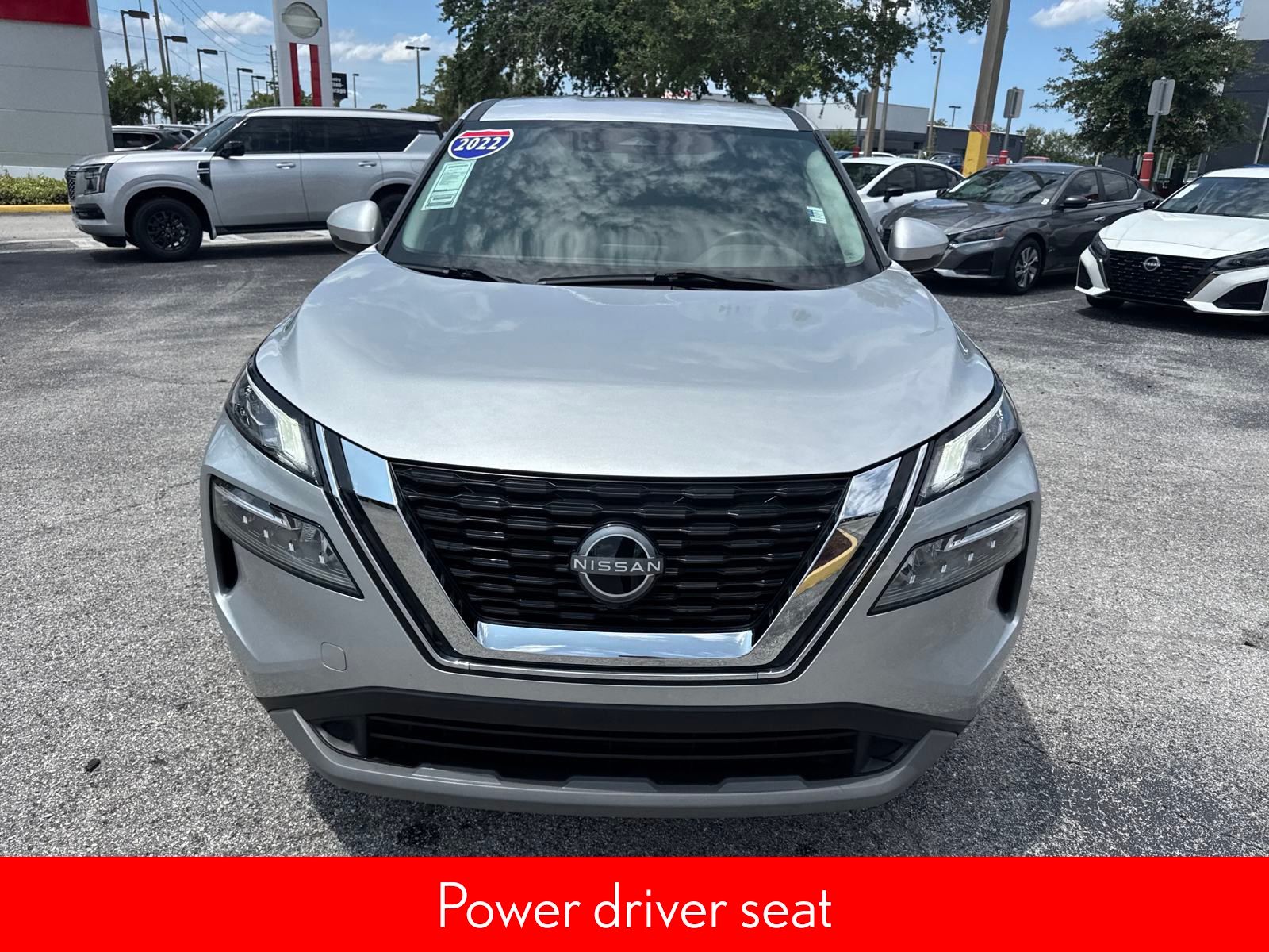 2022 Nissan Rogue SV photo 3