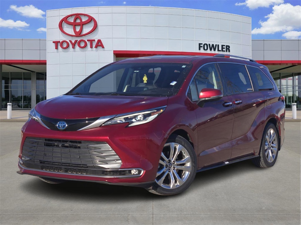 2022 Toyota Sienna Platinum's photo