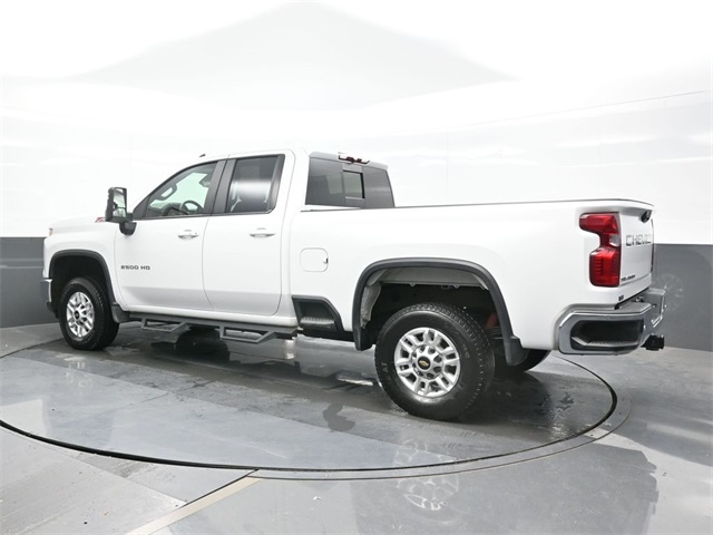 2025 Chevrolet Silverado 2500HD LT photo 3