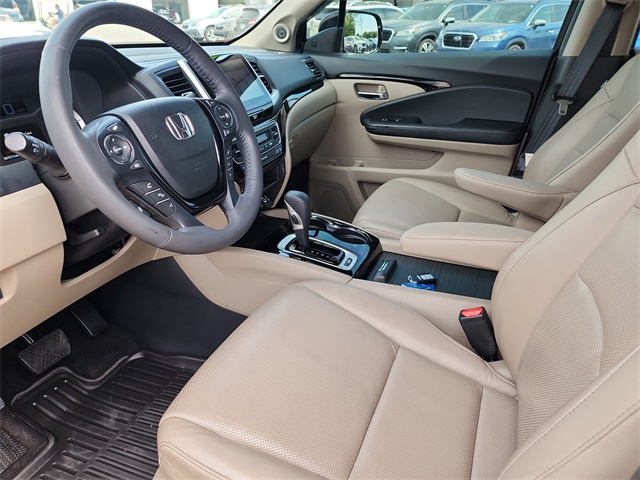 2019 Honda Ridgeline RTL-E photo 11