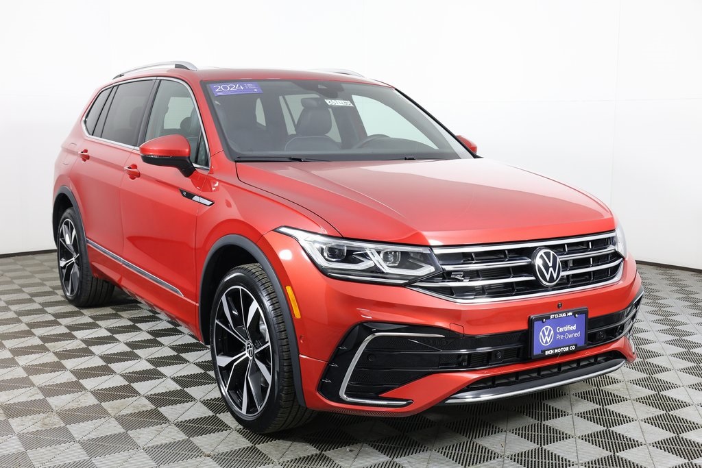 2024 Volkswagen Tiguan SEL R-LINE's photo