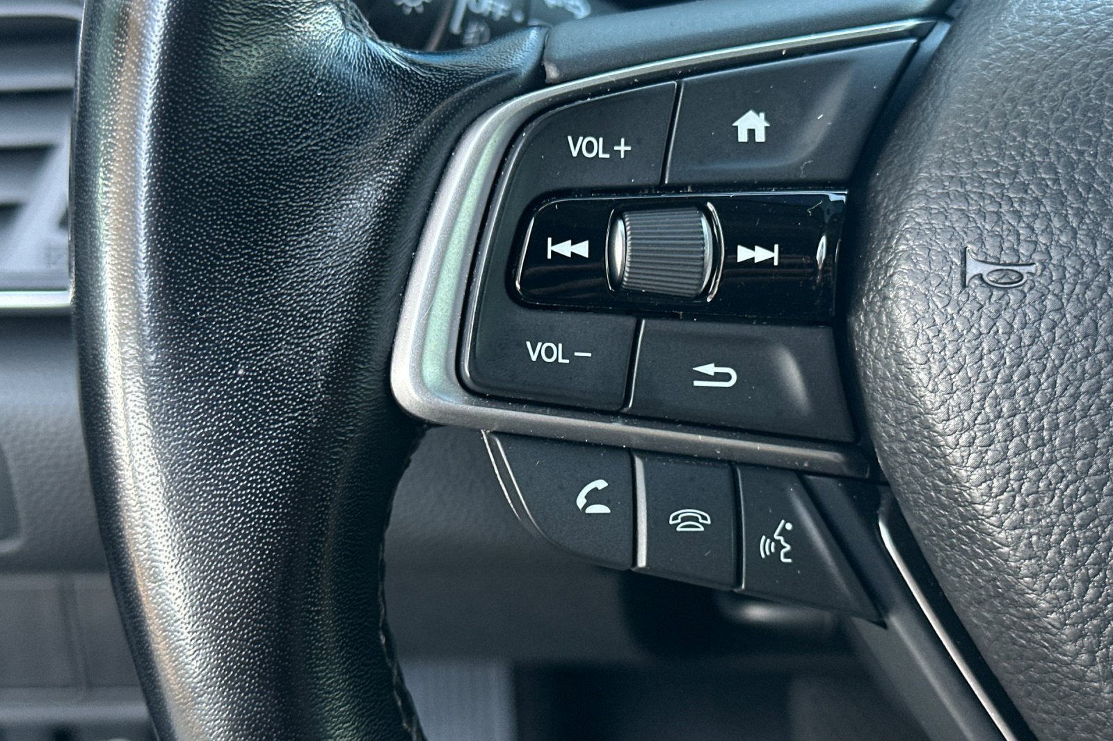 2019 Honda Accord EX-L photo 29