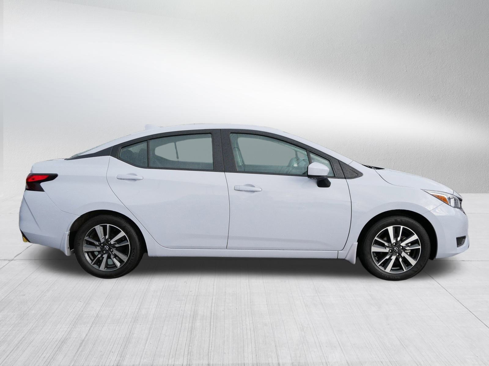 2024 Nissan Versa SV photo 7