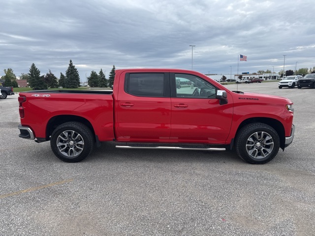 2021 Chevrolet Silverado 1500 LT photo 3