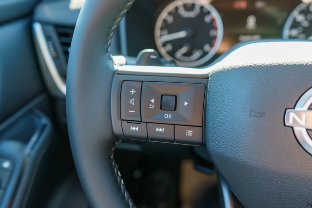 2026 Nissan Rogue SV photo 17