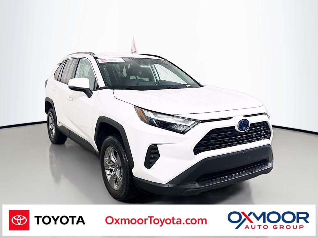 2023 Toyota RAV4 XLE's photo