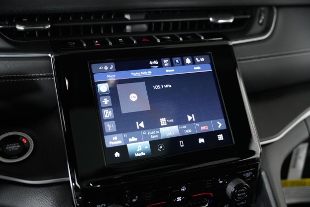 2025 Jeep Grand Cherokee Altitude photo 8