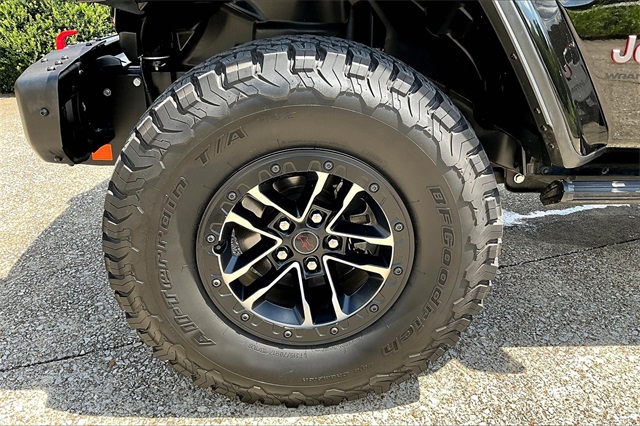 2024 Jeep Wrangler Rubicon X photo 28