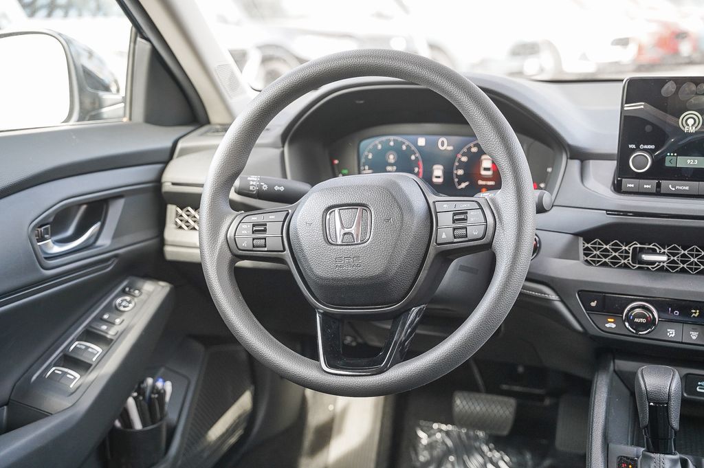 2025 Honda Accord SE photo 17