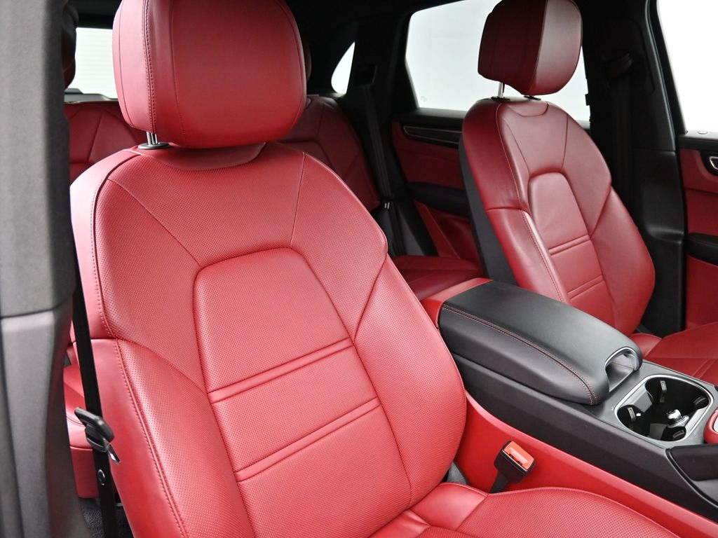 2023 Porsche Cayenne Base photo 10
