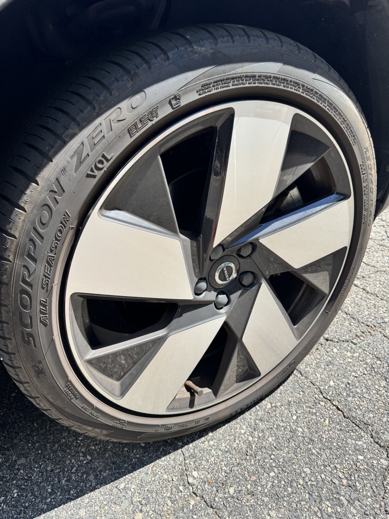 2023 Volvo C40 Recharge Ultimate photo 11