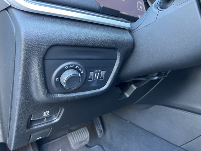 2023 Jeep Grand Cherokee Laredo photo 17