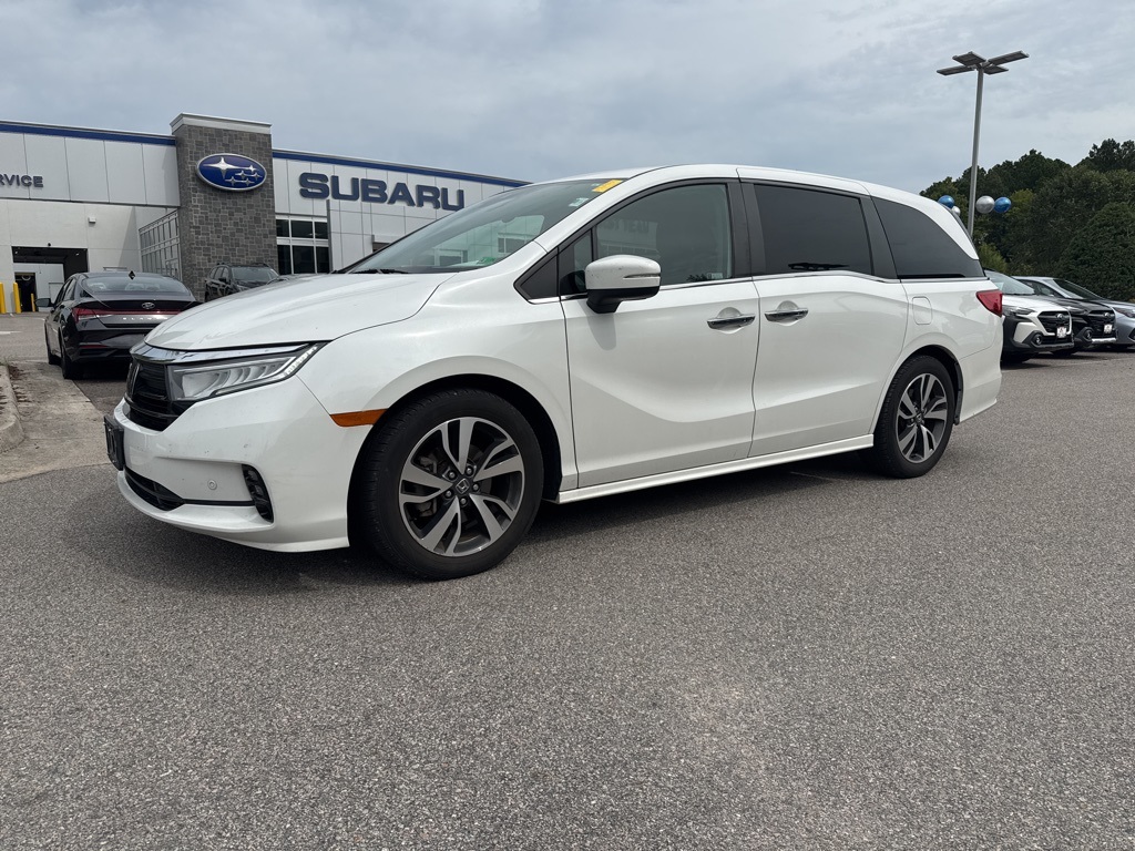 2022 Honda Odyssey Touring photo 2