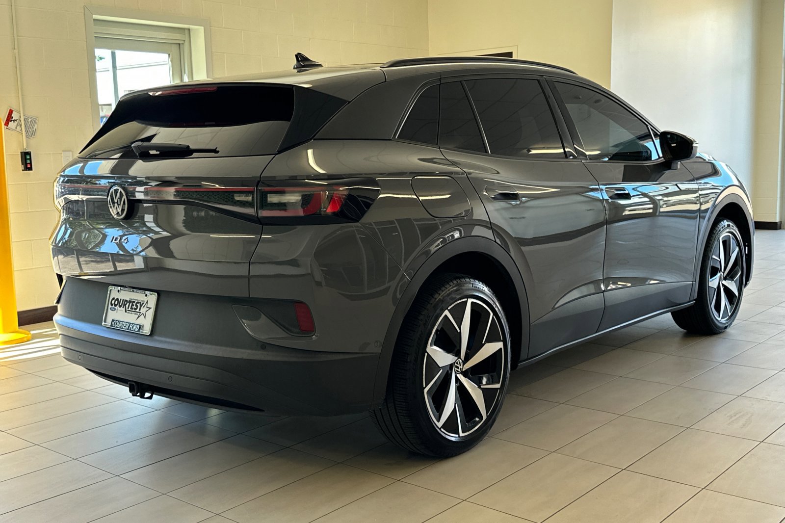 2023 Volkswagen ID.4 Pro S photo 3