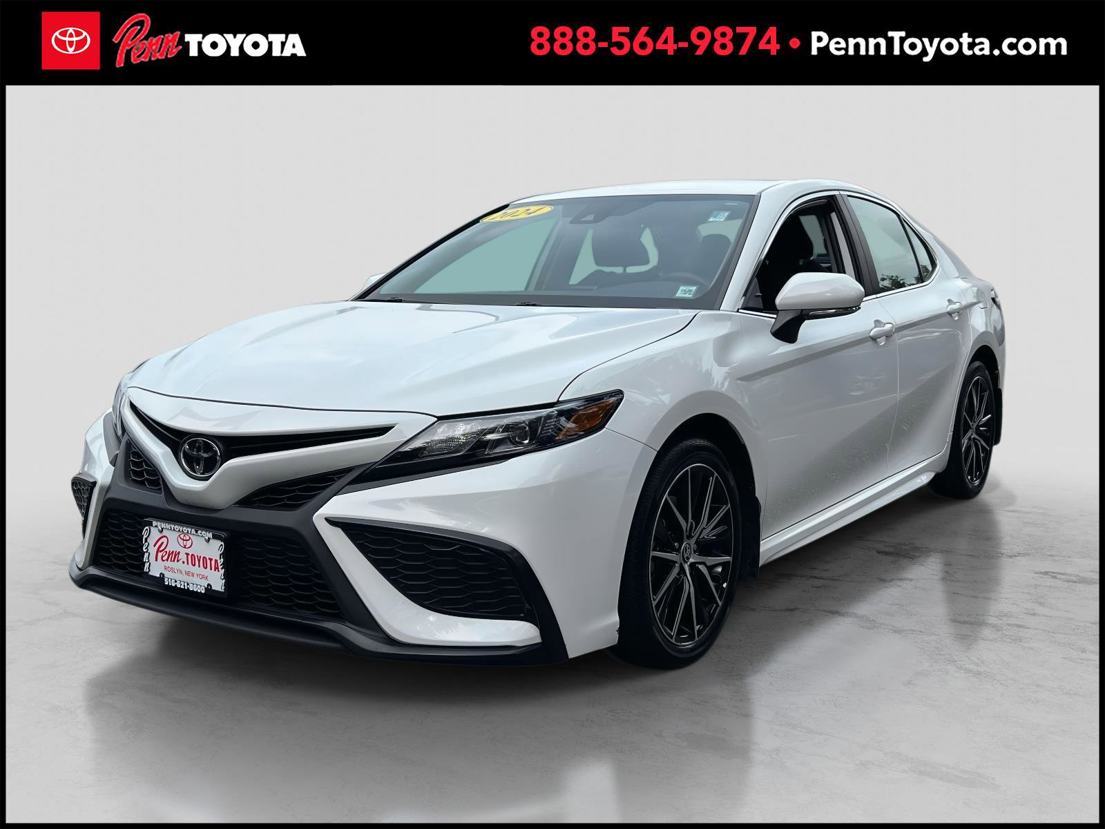 2024 Toyota Camry SE photo 3
