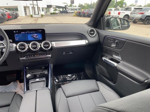 2025 Mercedes Benz GLB 250 4MATIC photo 10