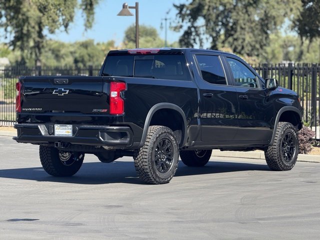 2025 Chevrolet Silverado 1500 ZR2 photo 3