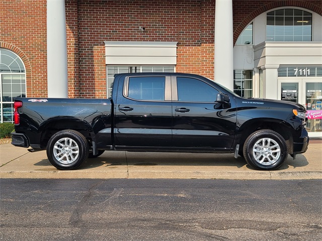 2023 Chevrolet Silverado 1500 RST photo 2