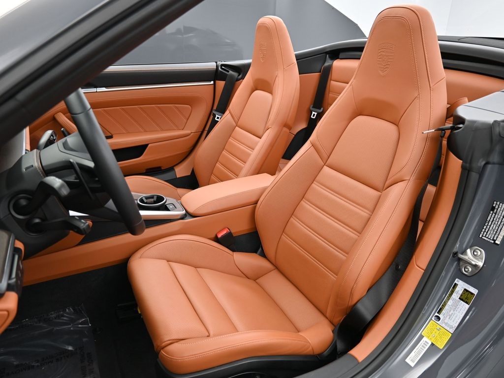 2025 Porsche 911 photo 4