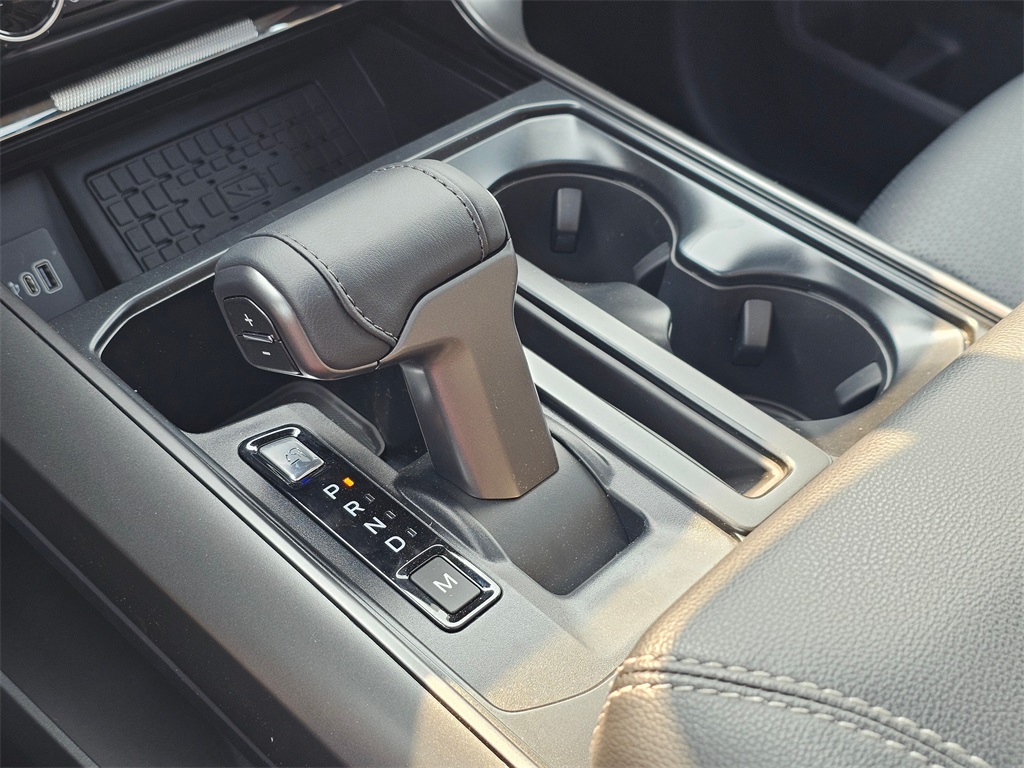 2025 Ford F-150 Lariat photo 35