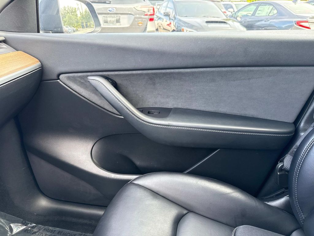 2022 Tesla Model Y Long Range photo 23