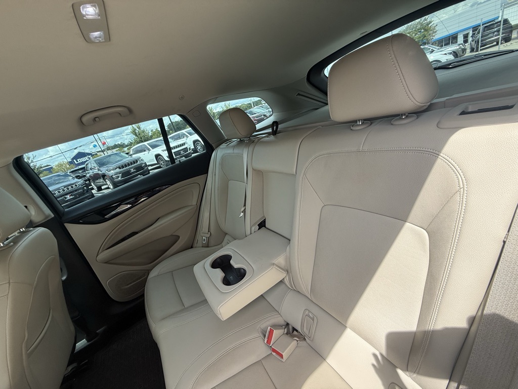 2018 Buick Regal TourX Essence photo 8