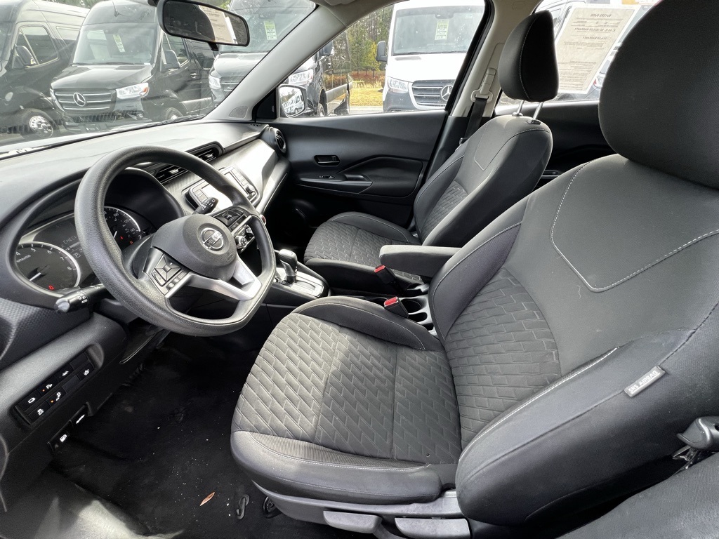 2021 Nissan Kicks S photo 2