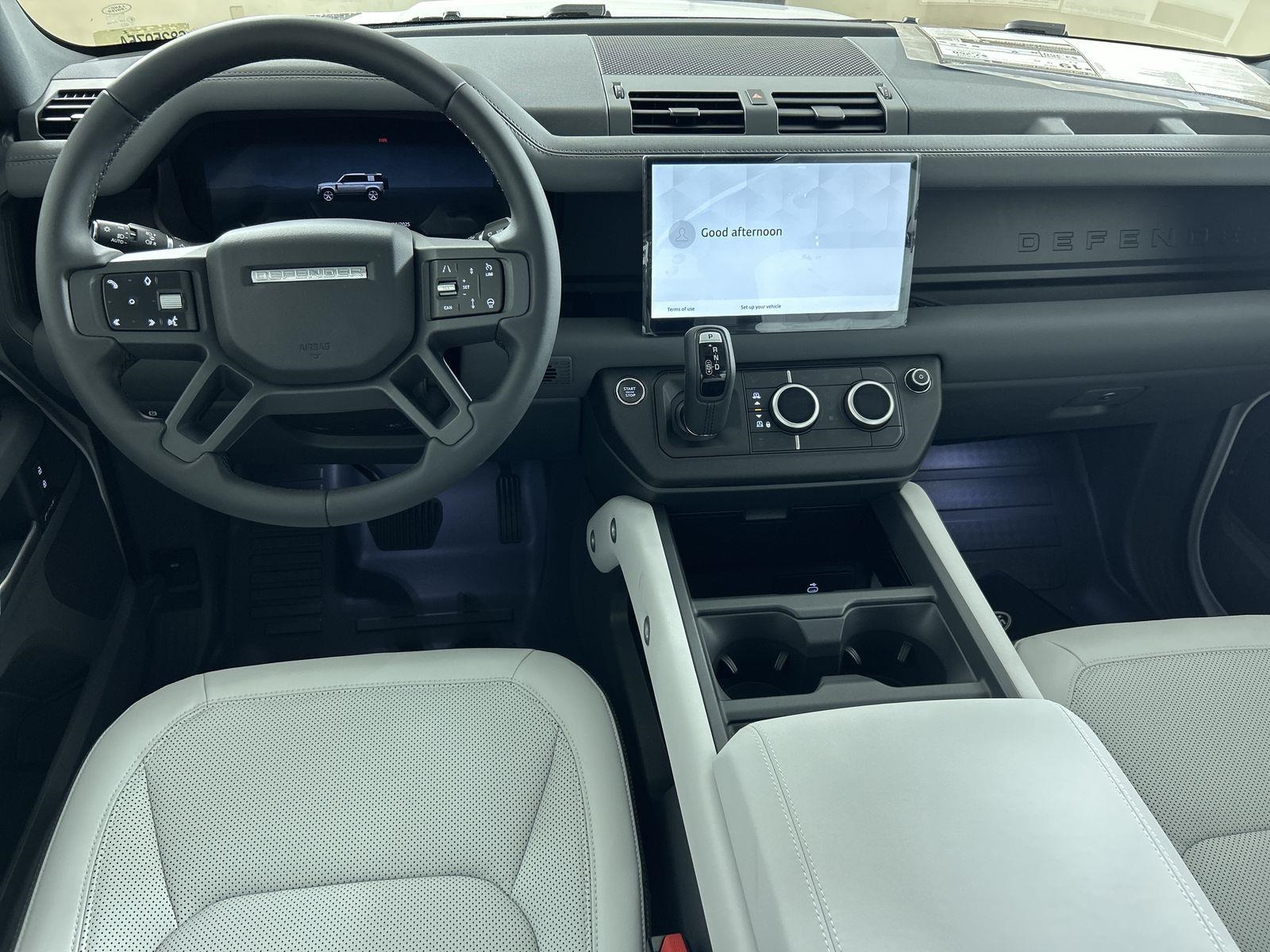 2025 Land Rover Defender 110 S photo 10