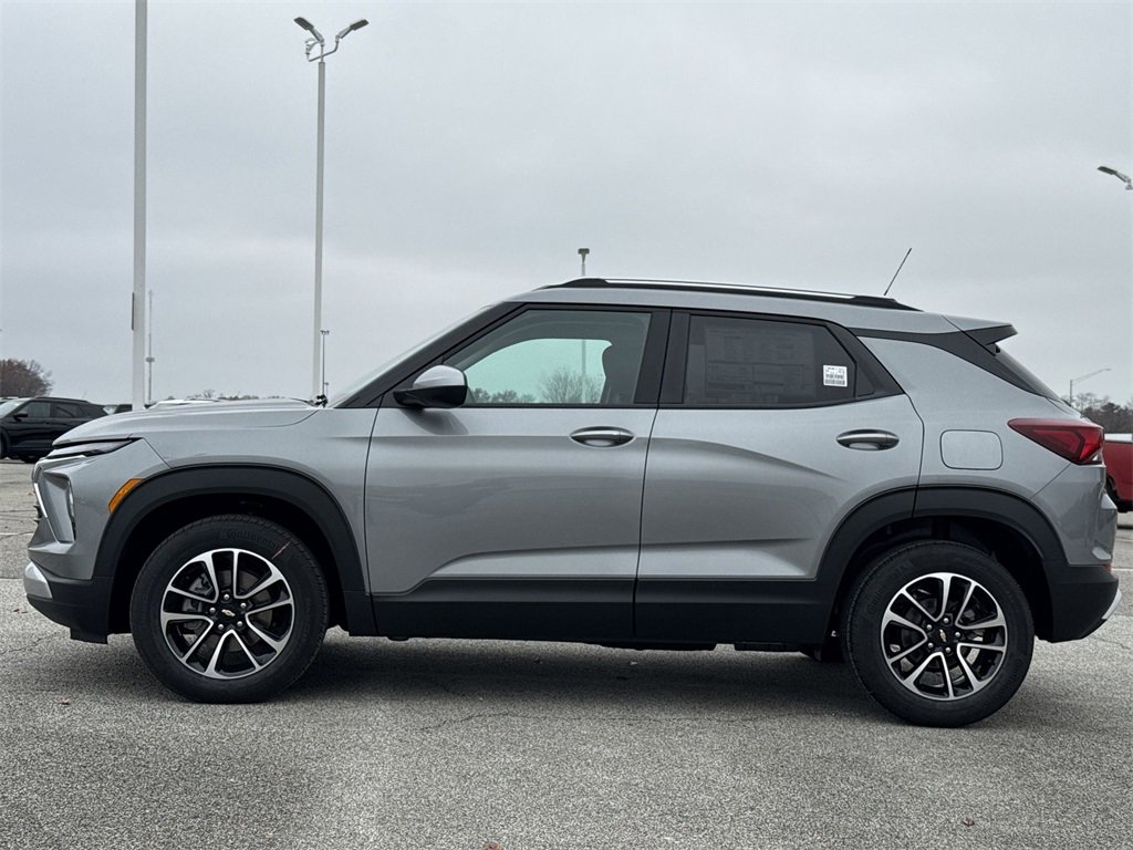 2026 Chevrolet Trailblazer LT photo 2