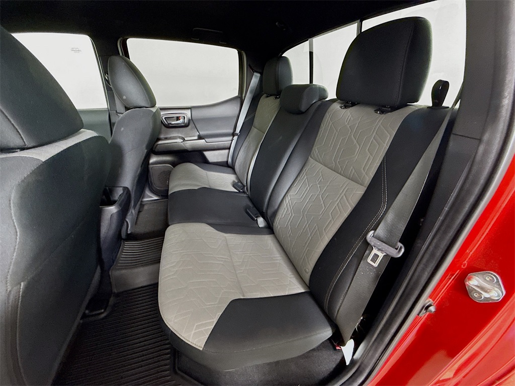 2022 Toyota Tacoma TRD Off-Road photo 21
