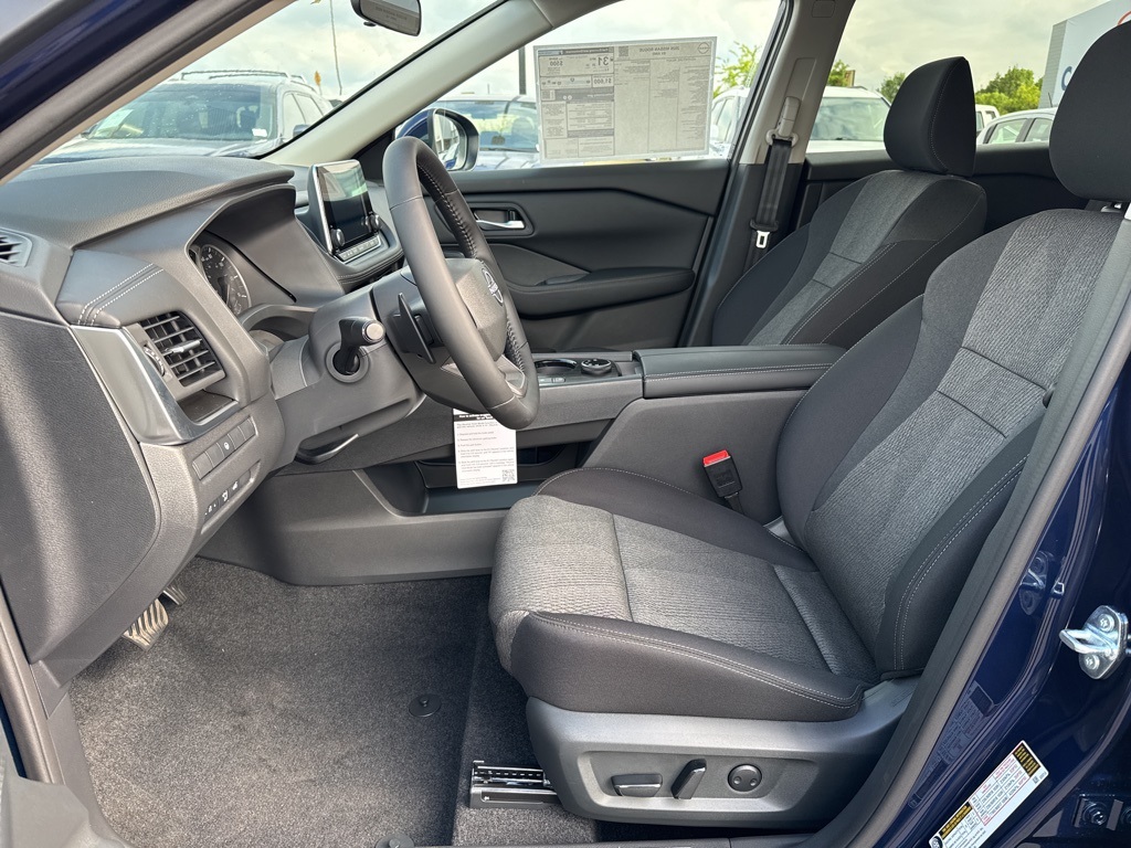 2026 Nissan Rogue SV photo 12