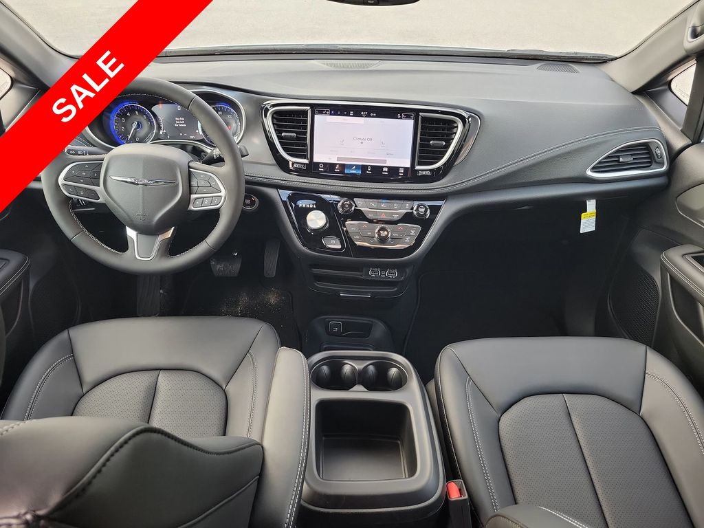 2025 Chrysler Pacifica photo 23