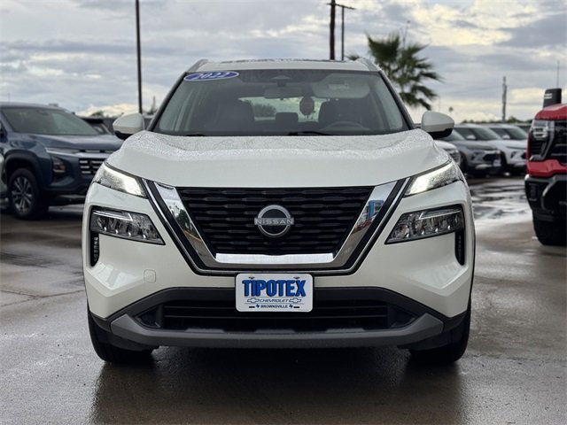 2022 Nissan Rogue SV photo 2