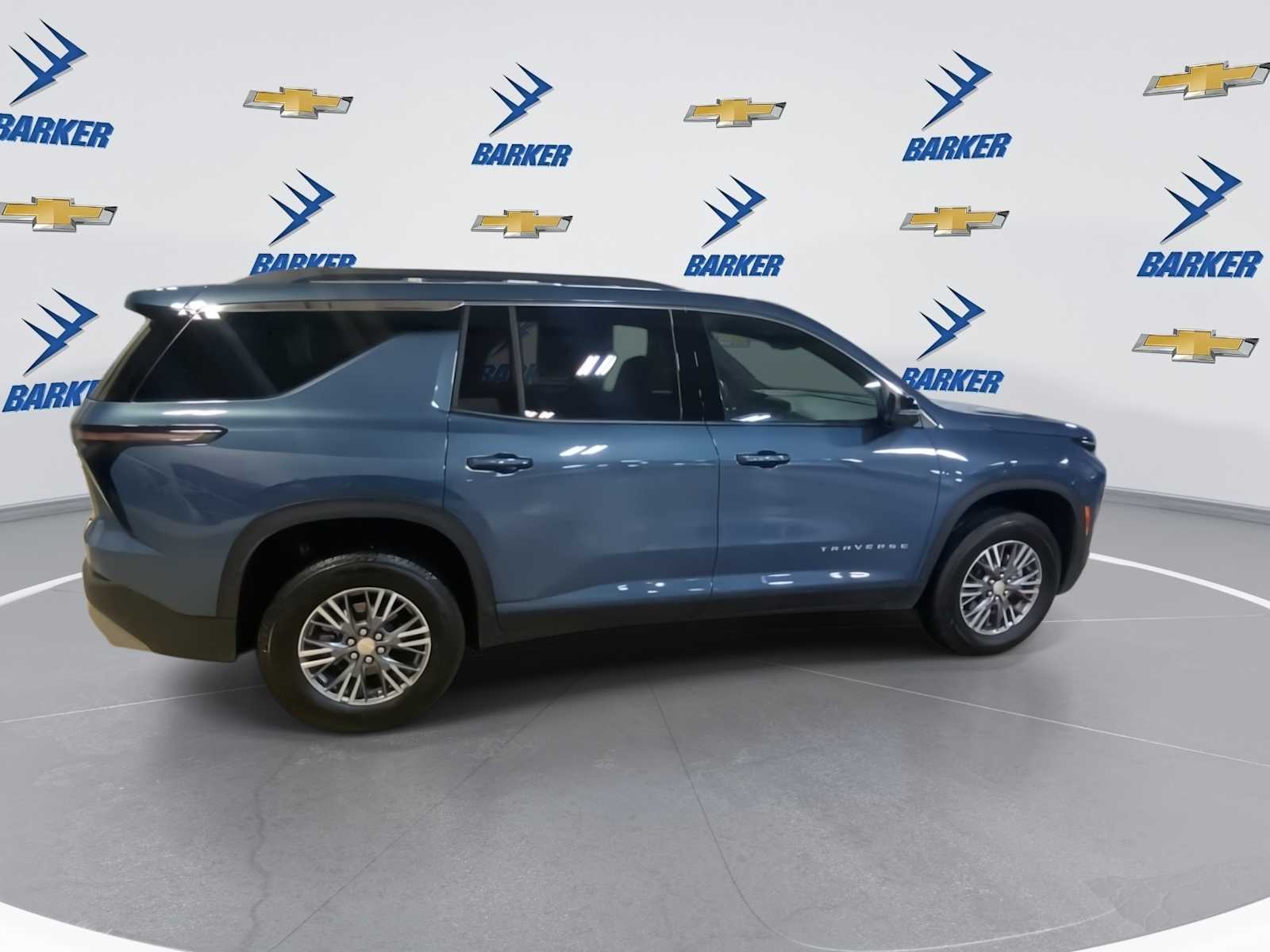 2025 Chevrolet Traverse photo 9